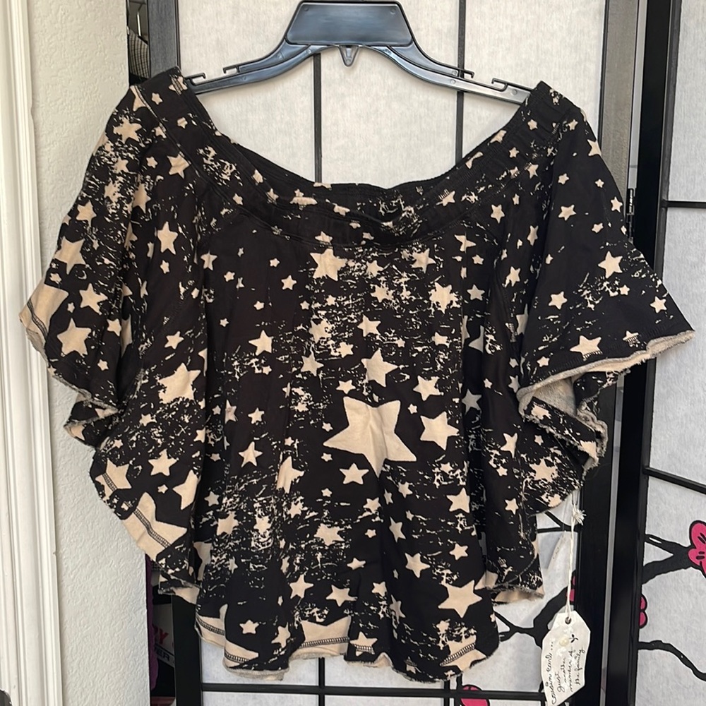 Cousin Earl Boutique Black and Beige Stars Off the Shoulder Top